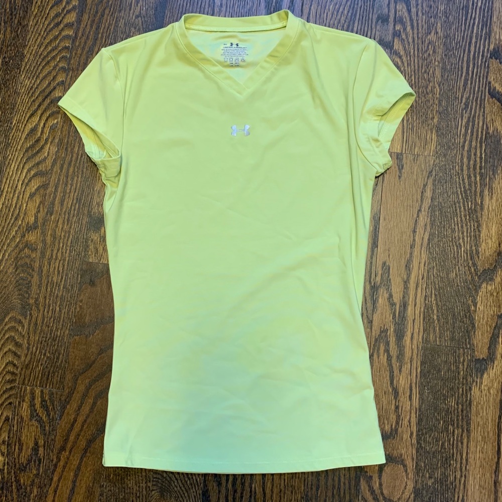 Under Armour Drifit Light Green Top. Small.
